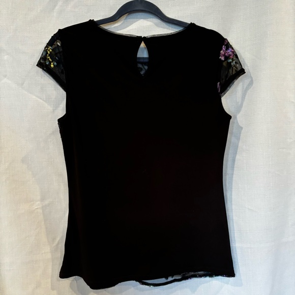 White House Black Market sequin embellished flowers cap sleeve Tee EUC Size S - Picture 2 of 8